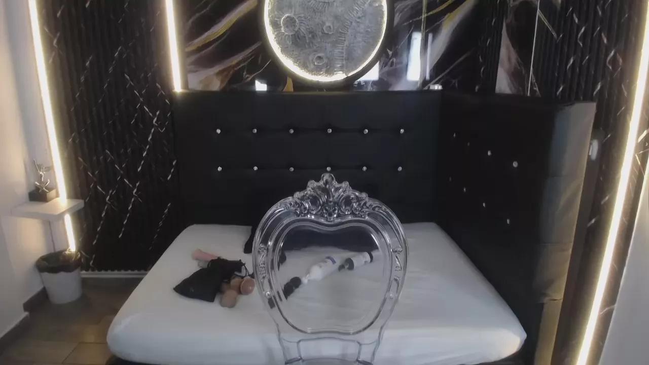 Offline Witch_Scarlet2 on Cam4