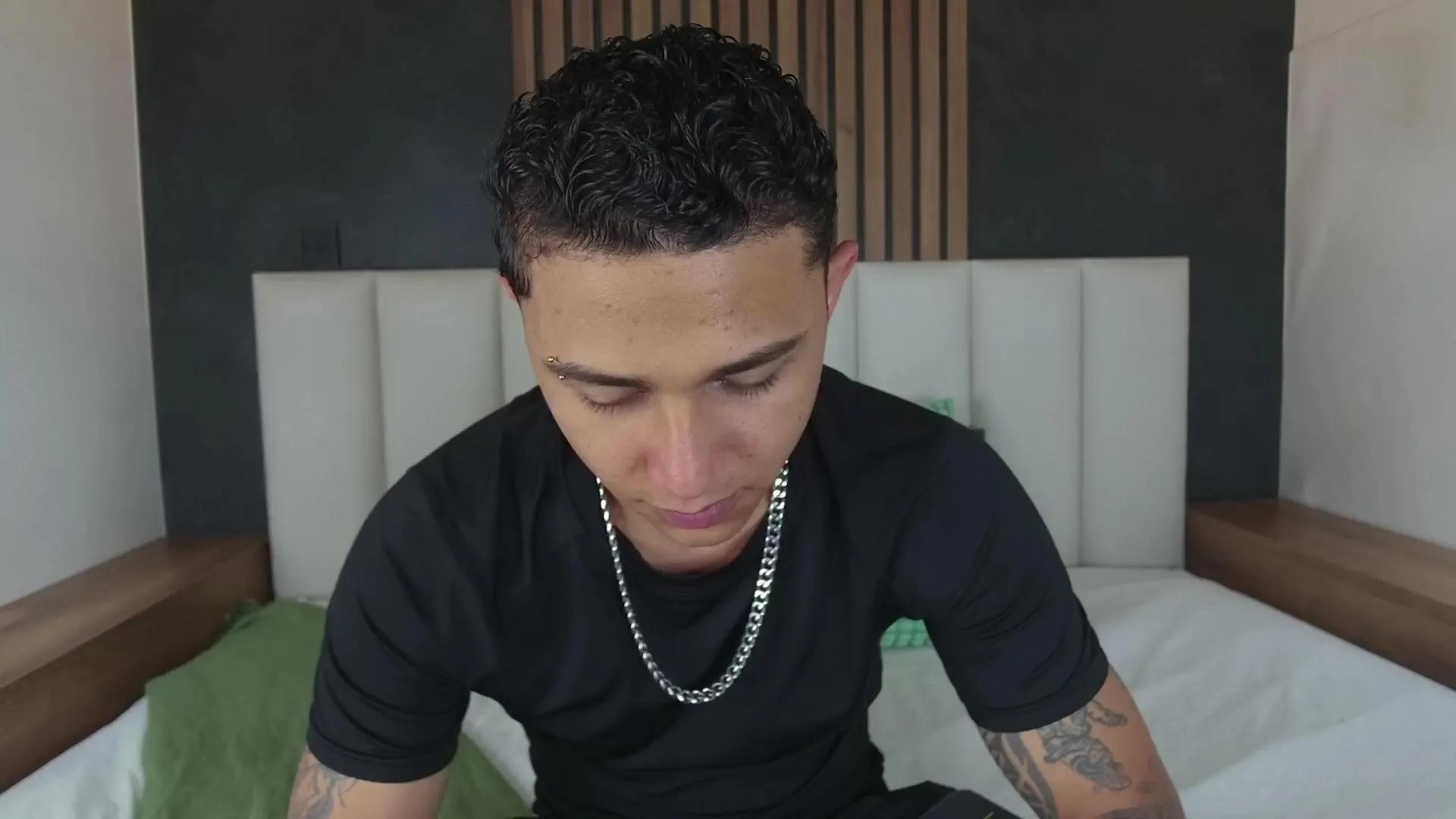 Offline XavierFoxx_ on Cam4