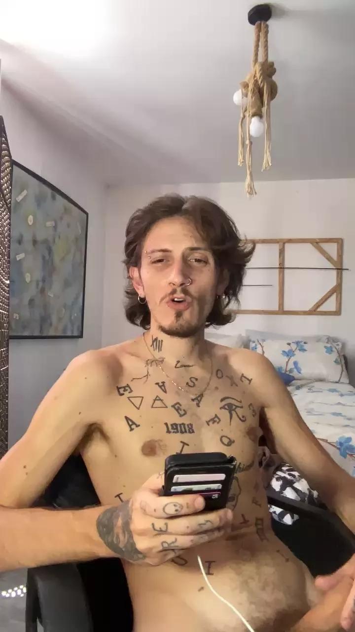 Offline Xxxciroxxx on Cam4