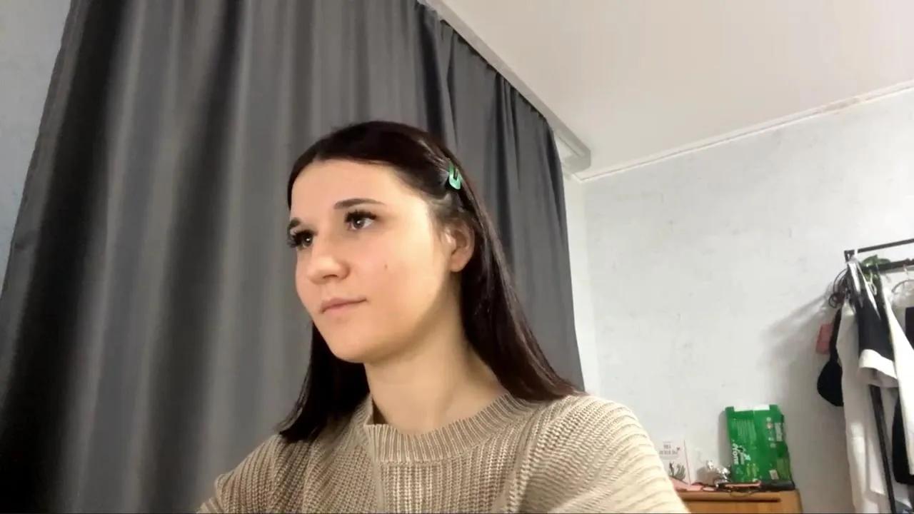 Offline YettaStengel on Cam4