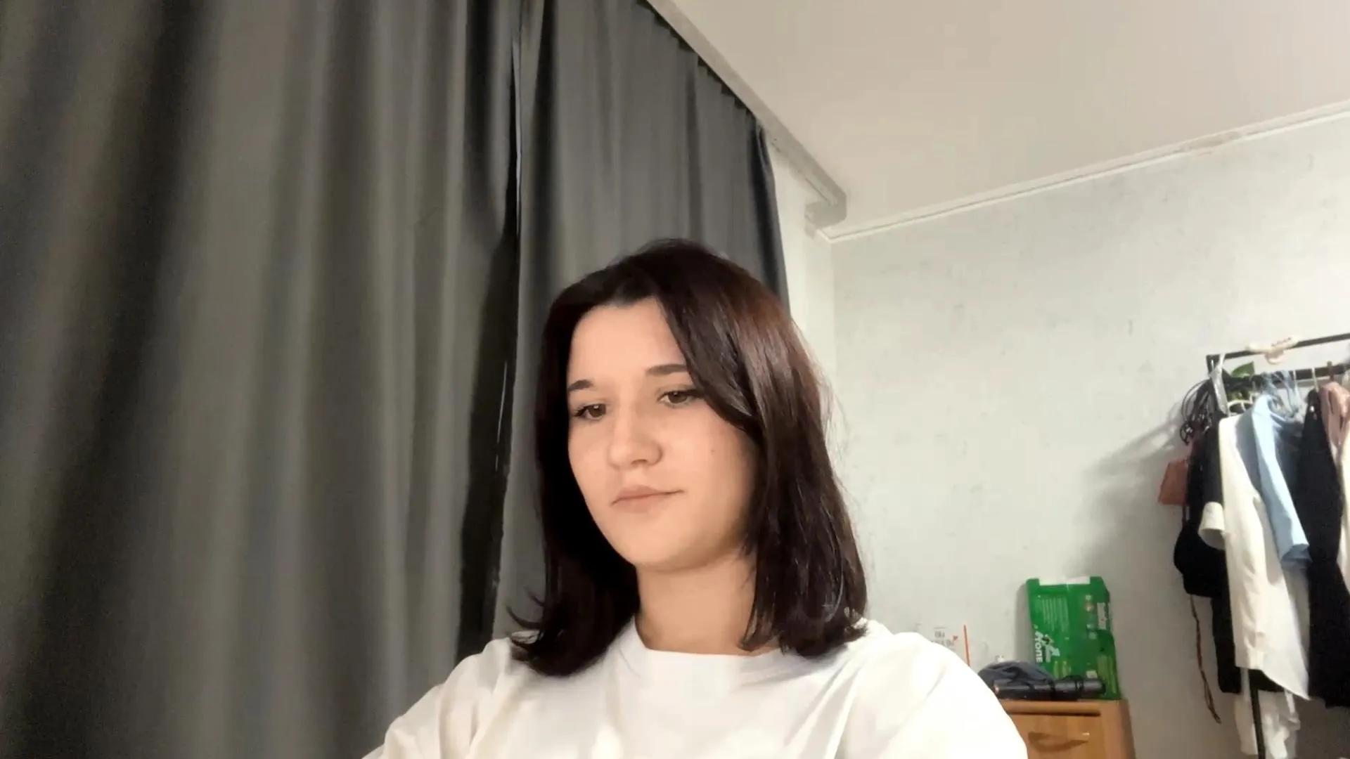 Offline YettaStengel on Cam4