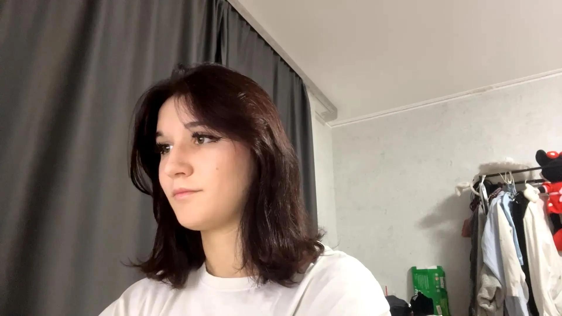 Offline YettaStengel on Cam4