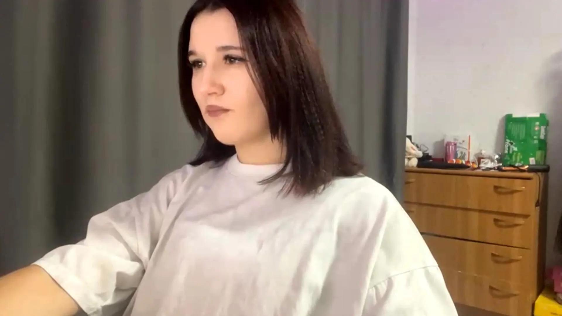 Offline YettaStengel on Cam4