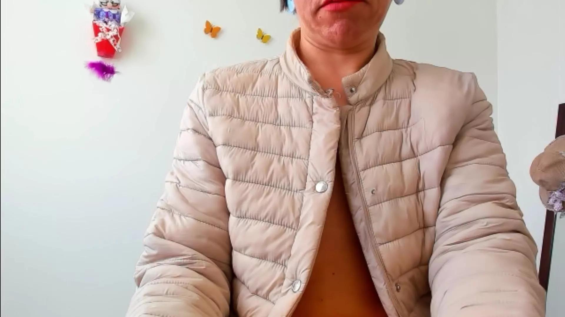 Offline your_hot_wolf on Cam4