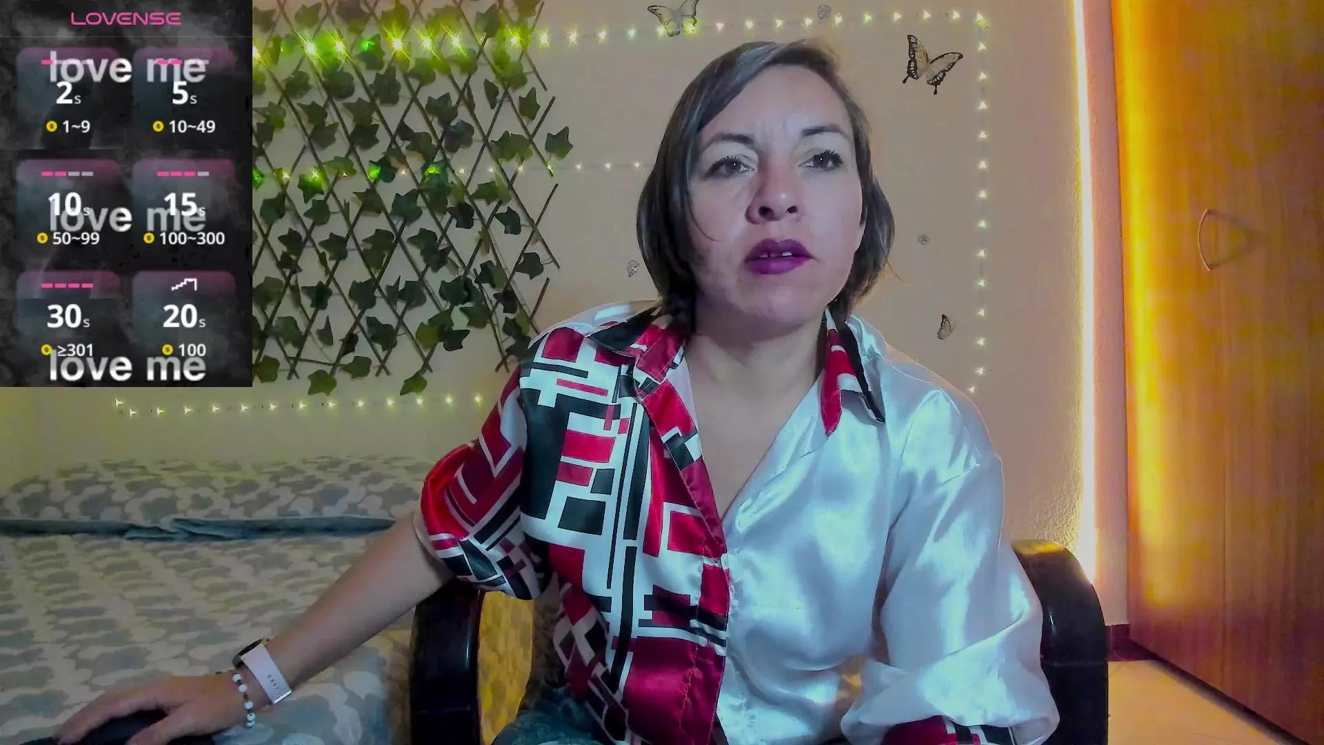 Offline your_hot_wolf on Cam4