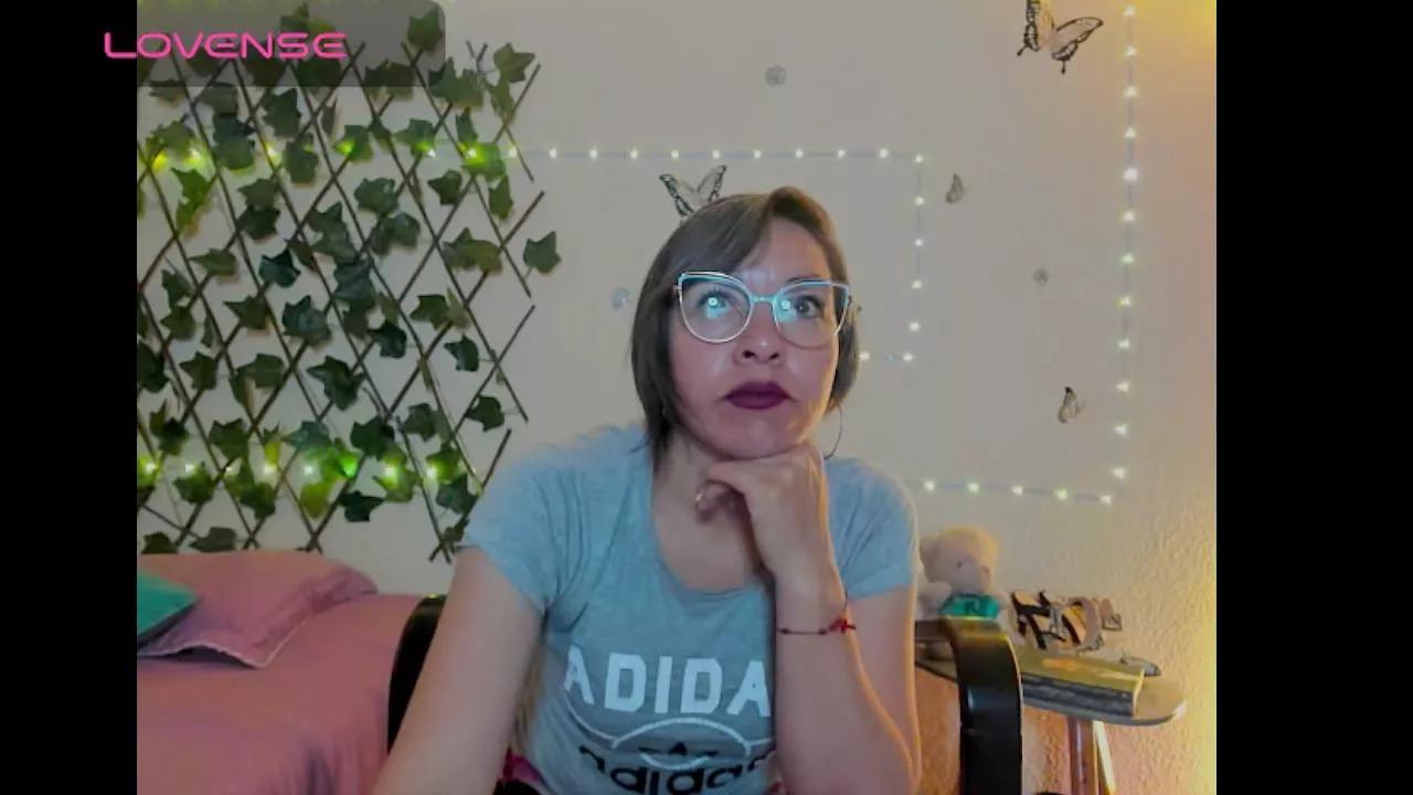 Offline your_hot_wolf on Cam4