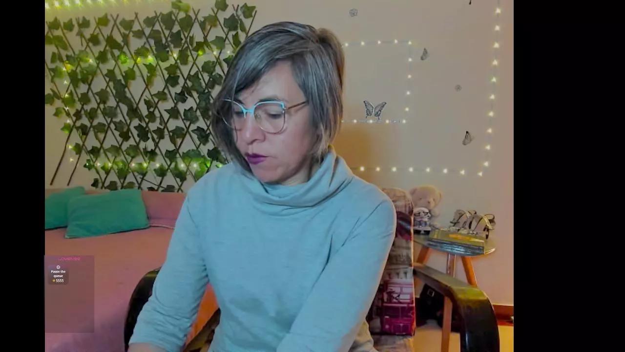 Avatar of your_hot_wolf