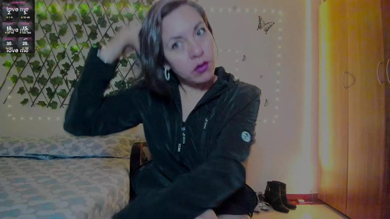 Offline your_hot_wolf on Cam4