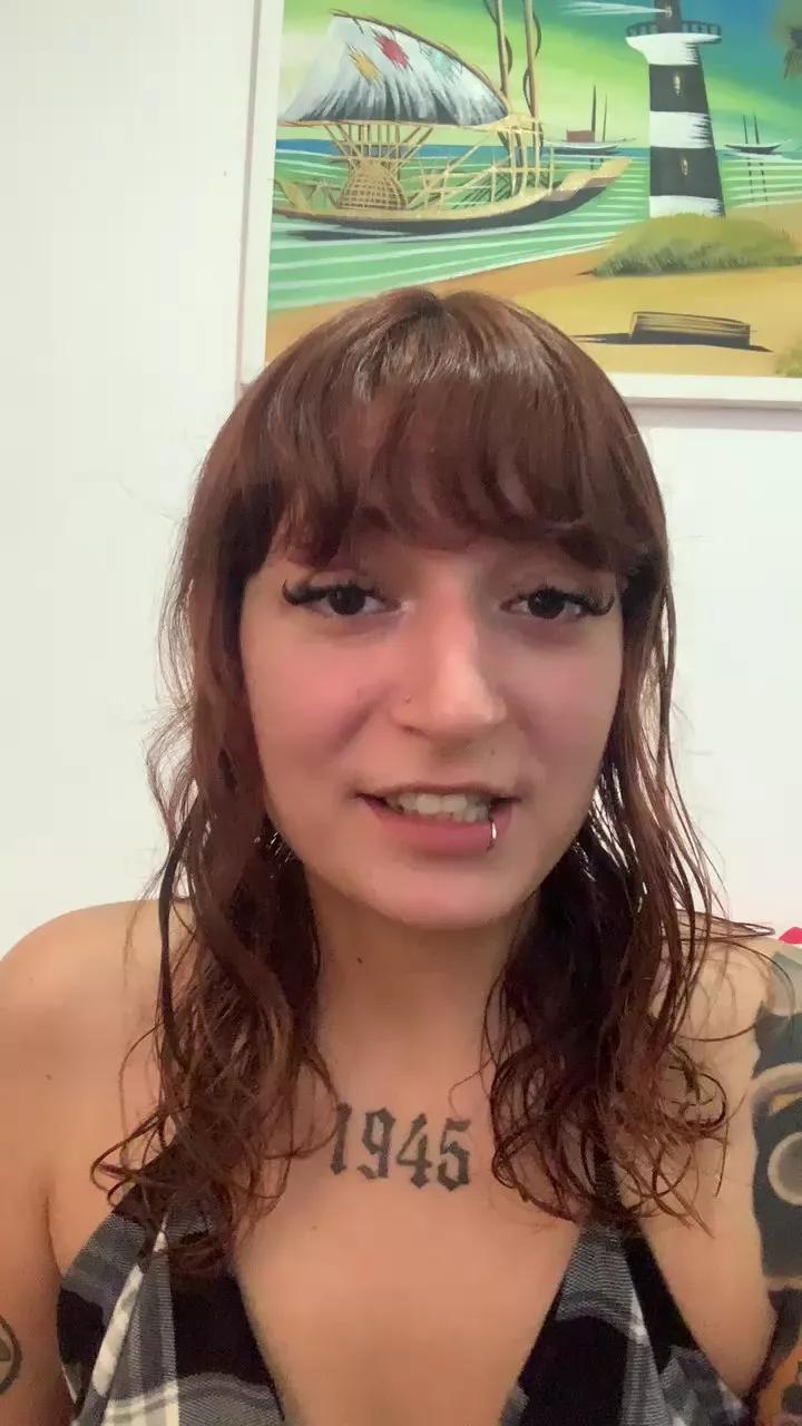 Offline yourbabyyy on Cam4