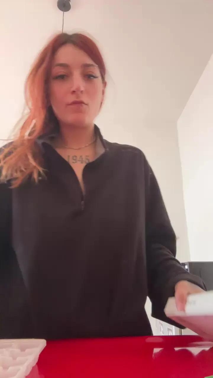 Offline yourbabyyy on Cam4