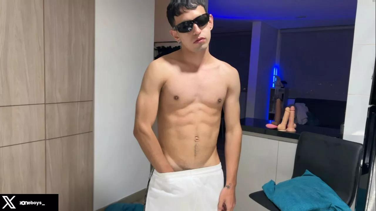 Offline zoneboys_ on Cam4