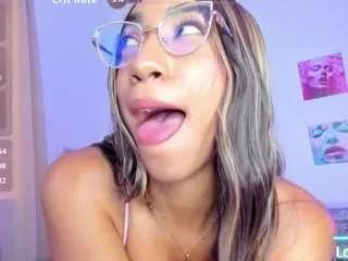 Offline adelinee-18 on CamSoda