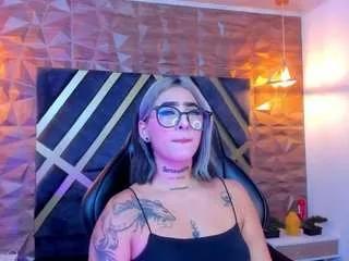 alahia-dangelo on CamSoda 