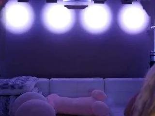 Freechat alenacroft on CamSoda