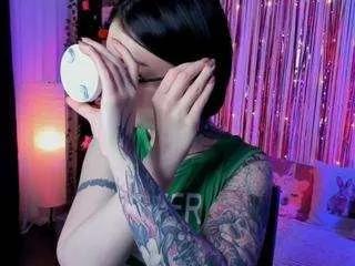 Offline alliemagic on CamSoda