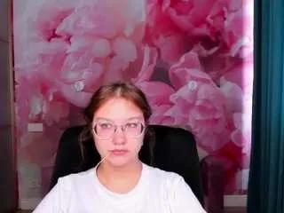 Offline angelinalow on CamSoda