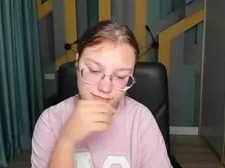 Offline angelinalow on CamSoda