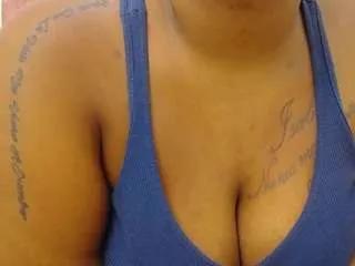 Freechat ariana-pearl on CamSoda