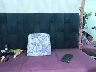 Freechat arianadiosa on CamSoda