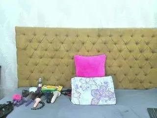 Freechat arianadiosa on CamSoda