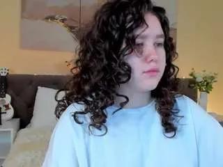 Freechat ariella-sol on CamSoda