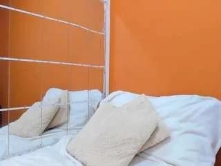 Freechat b3cky on CamSoda