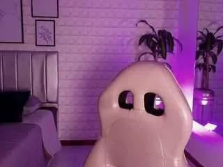 Offline bella-green on CamSoda