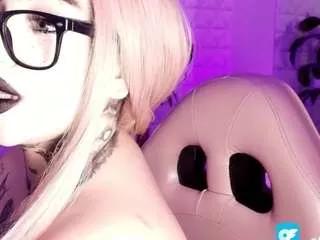 Offline bella-green on CamSoda