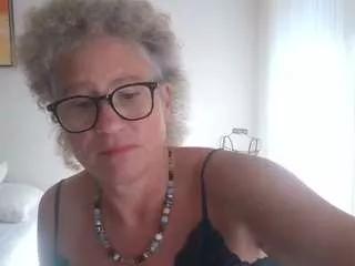 Offline blondecougar on CamSoda