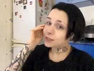 Offline blondellroundtree on CamSoda