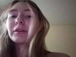 Offline blondellroundtree on CamSoda