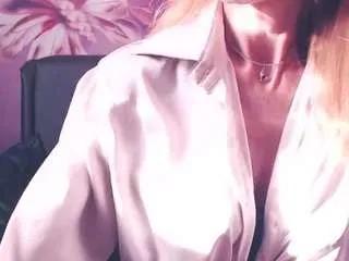 Offline blondpussy on CamSoda