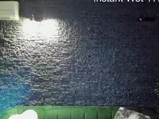 Offline boobzillaa on CamSoda