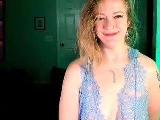 Freechat britteebee on CamSoda