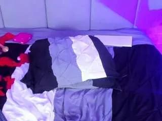 brunnamoore — LET'S PLAY I'M VERY HOT / USE MY TIP MENU FOR PLAY / PVT IS OPEN [53 tokens remaining]