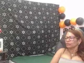 bustyxmilf on CamSoda