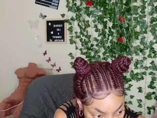 Freechat butterflybooty on CamSoda