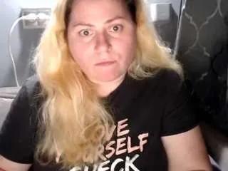 Offline candycream17 on CamSoda