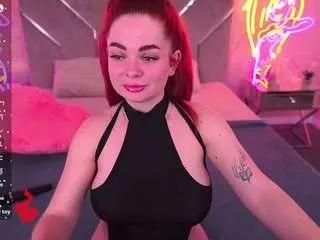 Freechat carolinadia on CamSoda