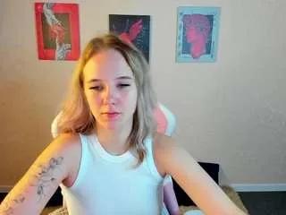 Freechat casey-sweeet on CamSoda