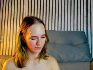 Freechat casey-sweeet on CamSoda