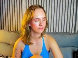 Freechat casey-sweeet on CamSoda