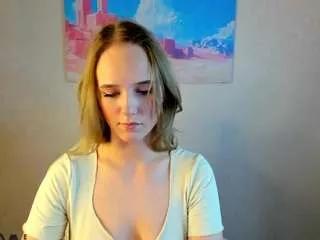 Freechat casey-sweeet on CamSoda