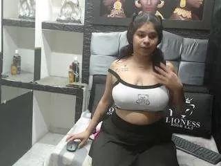 Offline catalella-latina on CamSoda