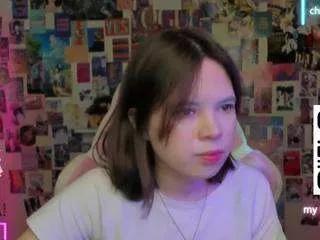 Offline chio-mio on CamSoda