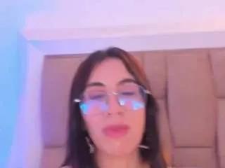 Freechat clarisse28 on CamSoda