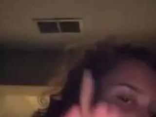 Offline creamyricanfountain on CamSoda