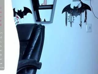 Offline cristal-kosh on CamSoda