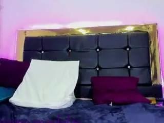 Freechat crystal-brubano on CamSoda