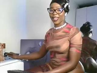 Offline curvymelanin on CamSoda